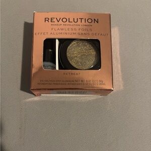 Revolution Flawless Foils Retreat Metallic Eye Shadow & Primer Set NIB